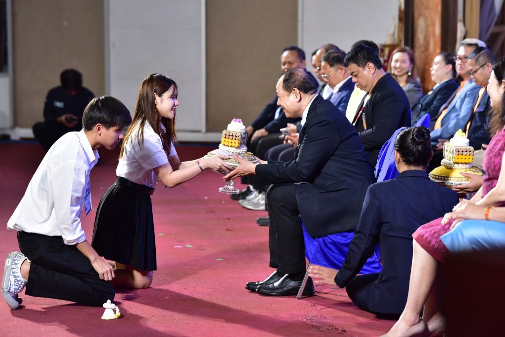 พิธีมอบตัวเป็นศิษย์