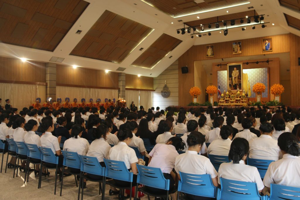 เจริญพระพุทธมนต์